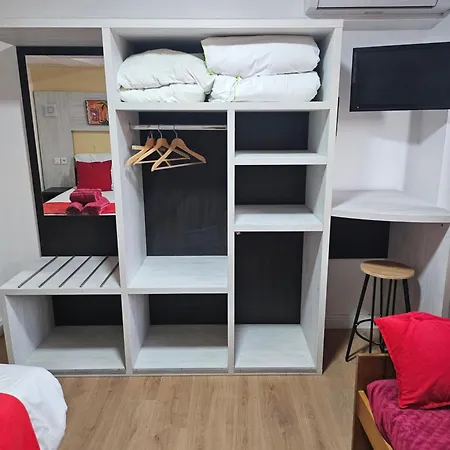 Victoria Proche Stade De Rugby Et Centre Perpignano