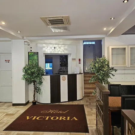 Victoria 3*