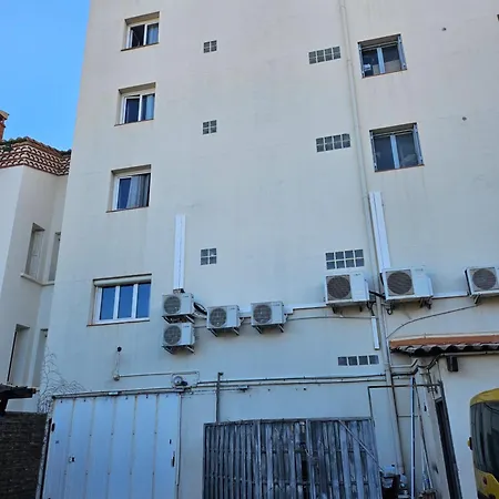 Victoria Proche Stade De Rugby Et Centre Hotell 3*