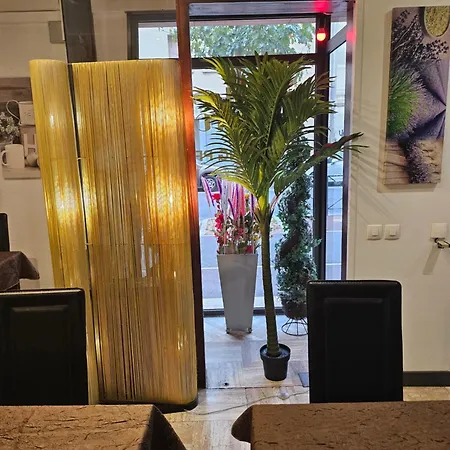 Victoria Proche Stade De Rugby Et Centre Hotel 3*