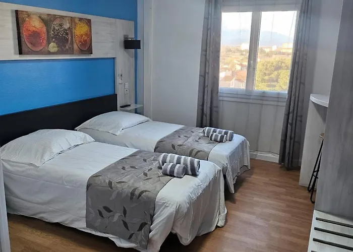 Victoria Proche Stade De Rugby Et Centre 3*