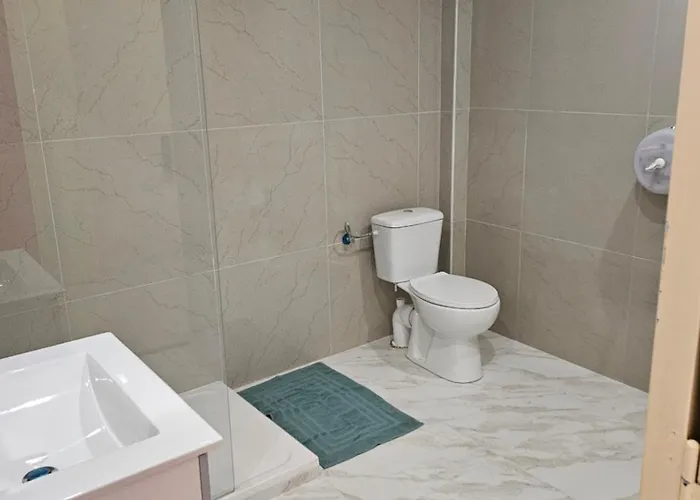 Hotel Victoria Proche Stade De Rugby Et Centre 3*