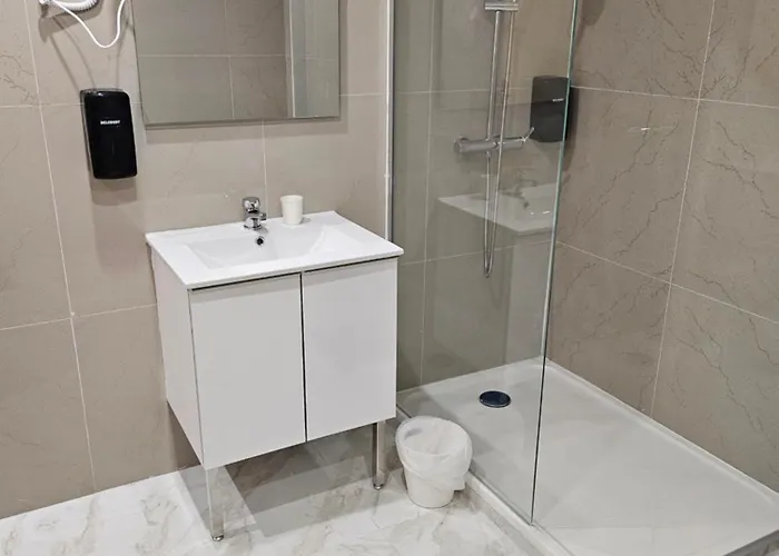 Victoria Proche Stade De Rugby Et Centre Hotell Perpignan