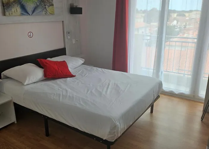 Victoria Proche Stade De Rugby Et Centre 3*